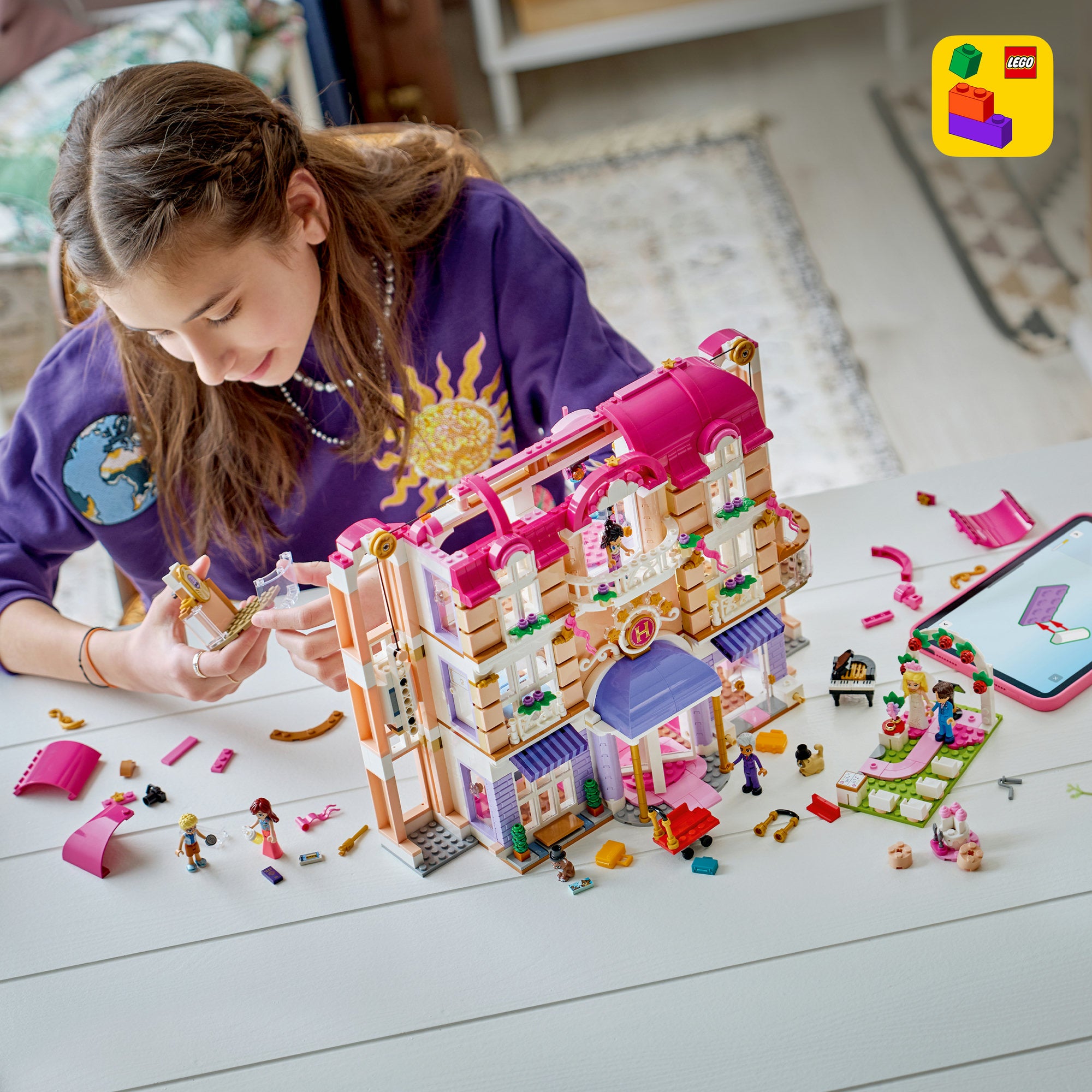 LEGO® Friends Heartlake Citys Grand Hotell 42704