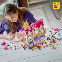 LEGO® Friends Heartlake Citys Grand Hotell 42704