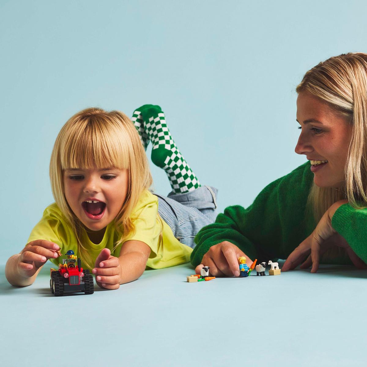 LEGO City Great Vehicles 60461, Rød landbrukstraktor med tilhenger og sau