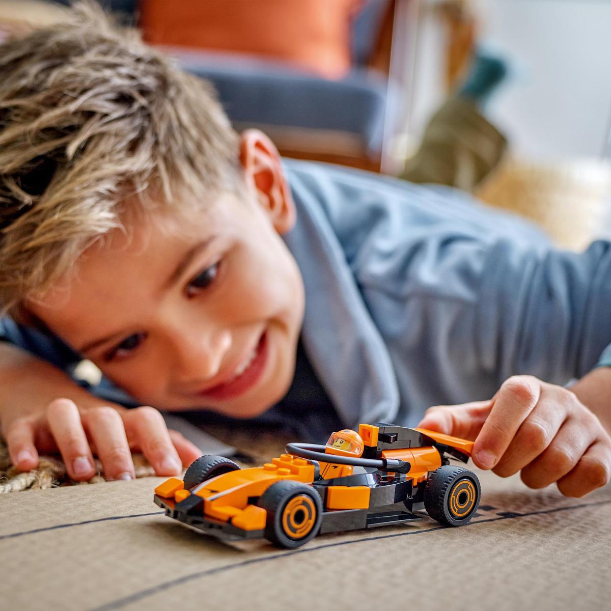 LEGO City Formel 1 60442, F1® sjåfør med McLaren racerbil