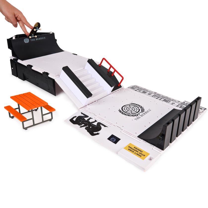 Tech Deck Berrics Transforming Skatepark