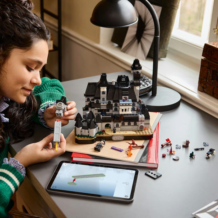LEGO® Wednesday Nevermore Academy 76788