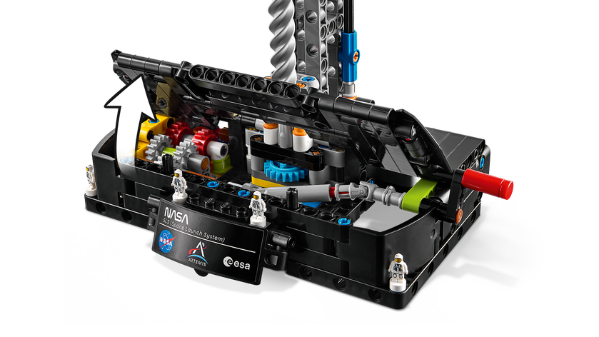 LEGO® Technic NASA Artemis SLS-rakett. Modellsett av rakett med boostere