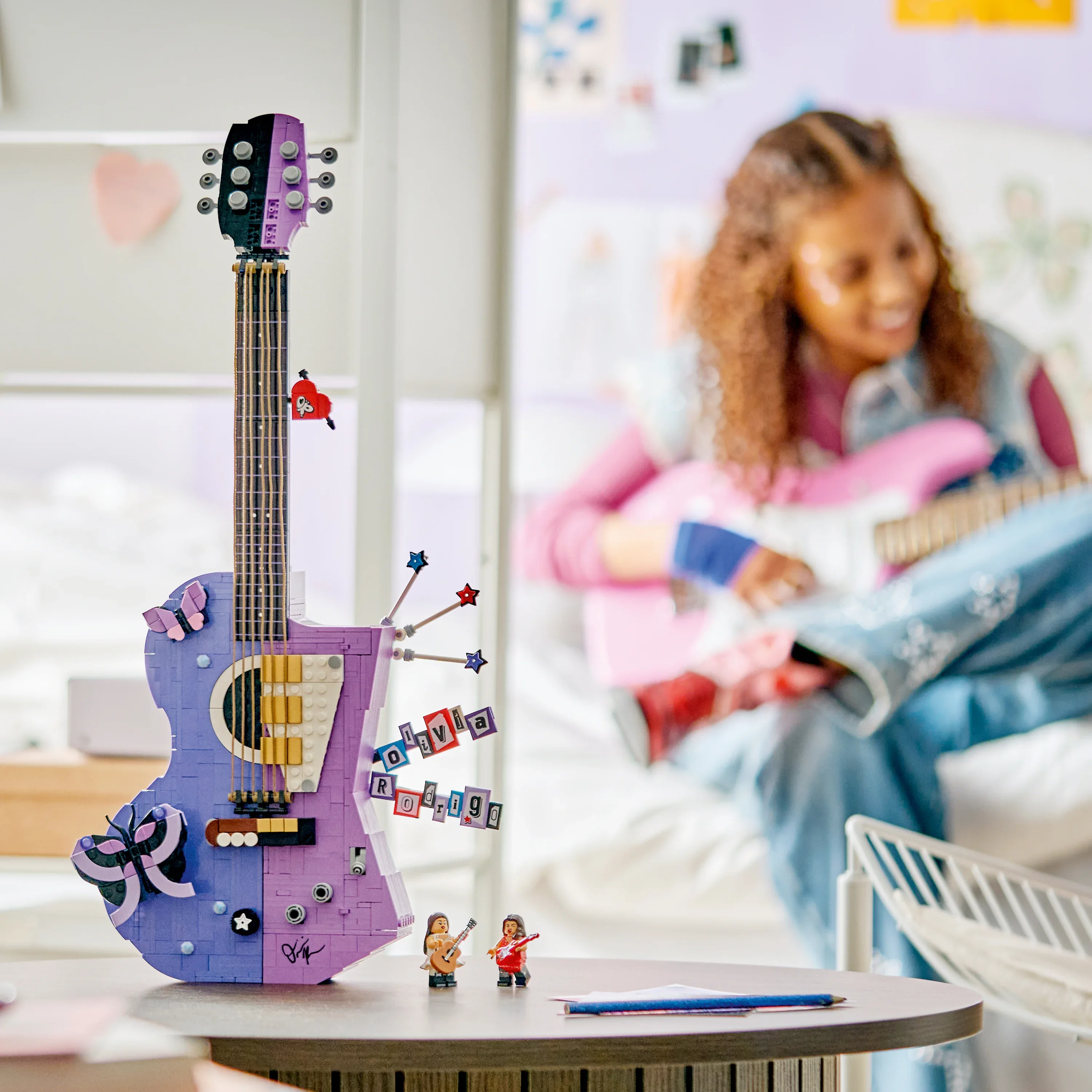 LEGO® Editions Olivia Rodrigos Gitar 43031