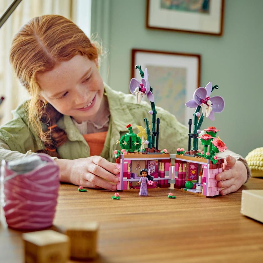 LEGO Disney™ 43237, Isabelas blomsterpotte