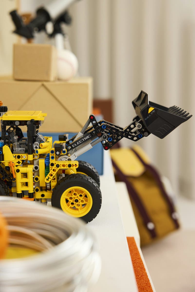 LEGO Technic 42209, Volvo L120 elektrisk hjullaster
