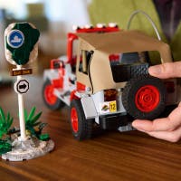 LEGO® Jurassic Park Jeep® Wrangler 77984