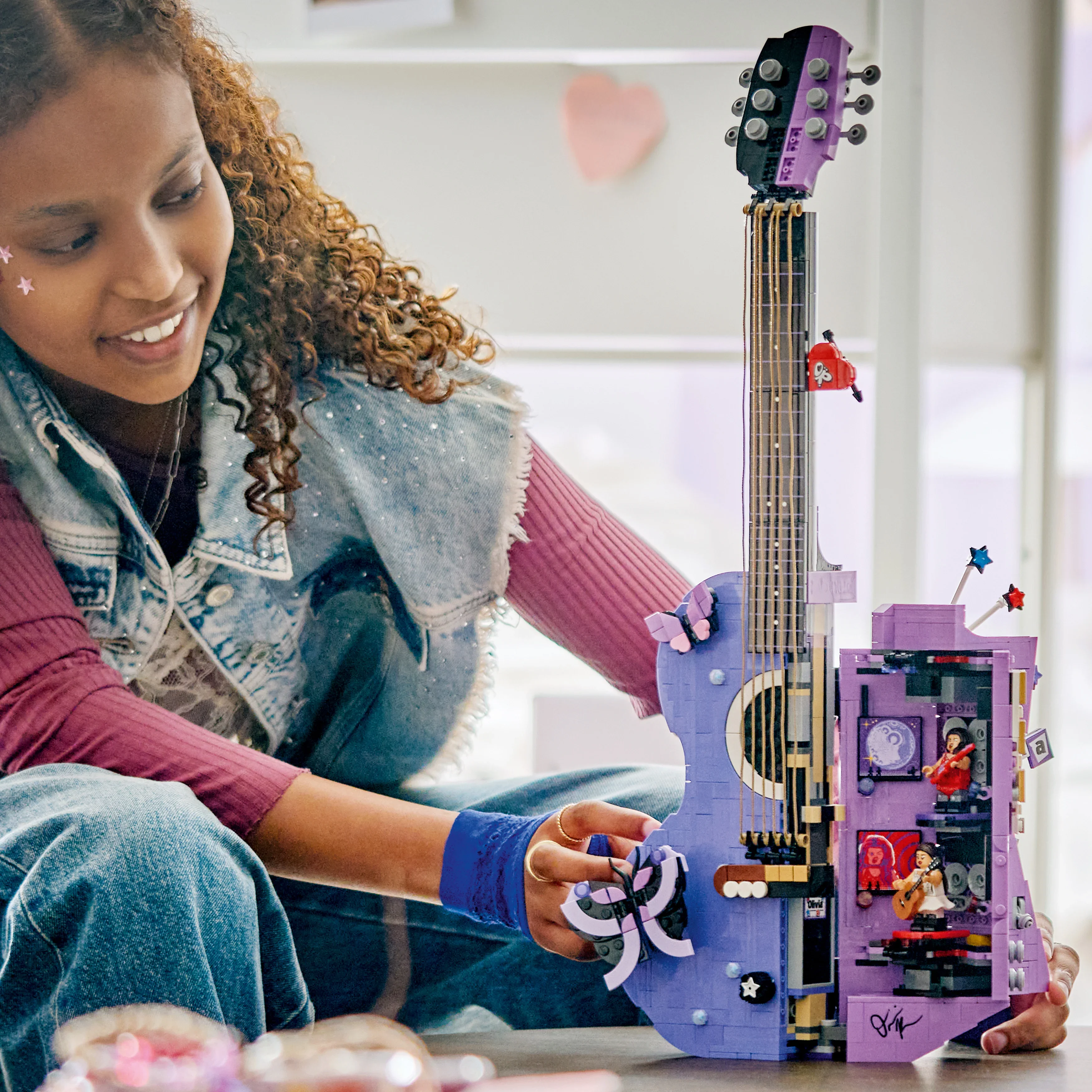 LEGO® Editions Olivia Rodrigos Gitar 43031