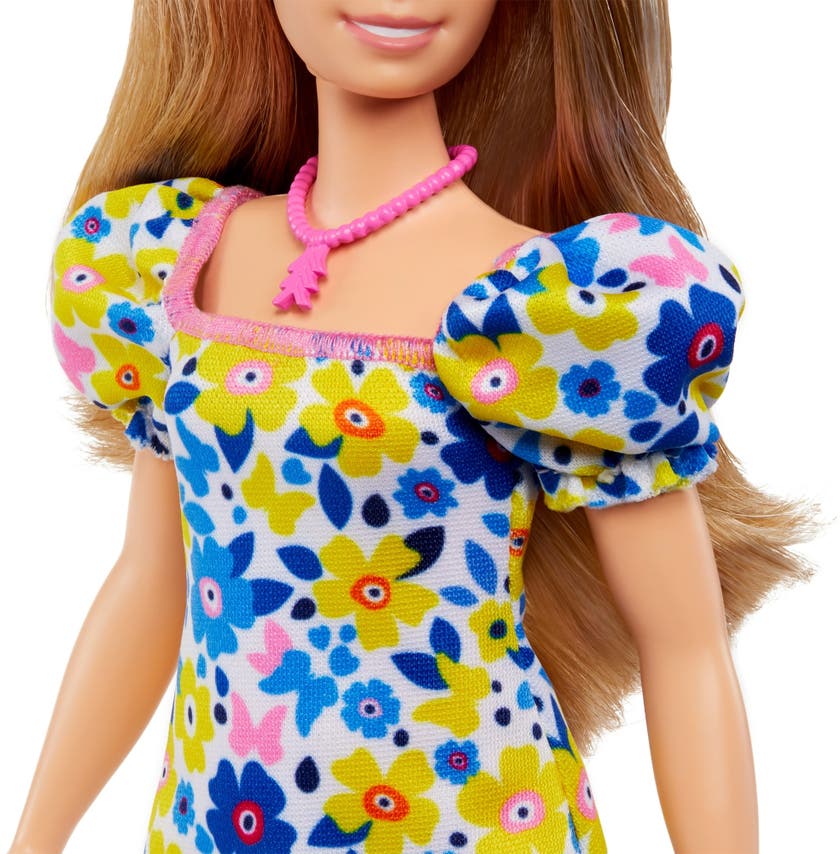 Barbie, Fashionista gul- og blåblomstret