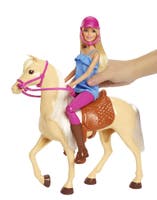 Barbie dukke och hest