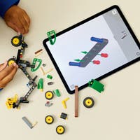 LEGO® Technic John Deere 1470H hjuldrevet hogstmaskin 42218