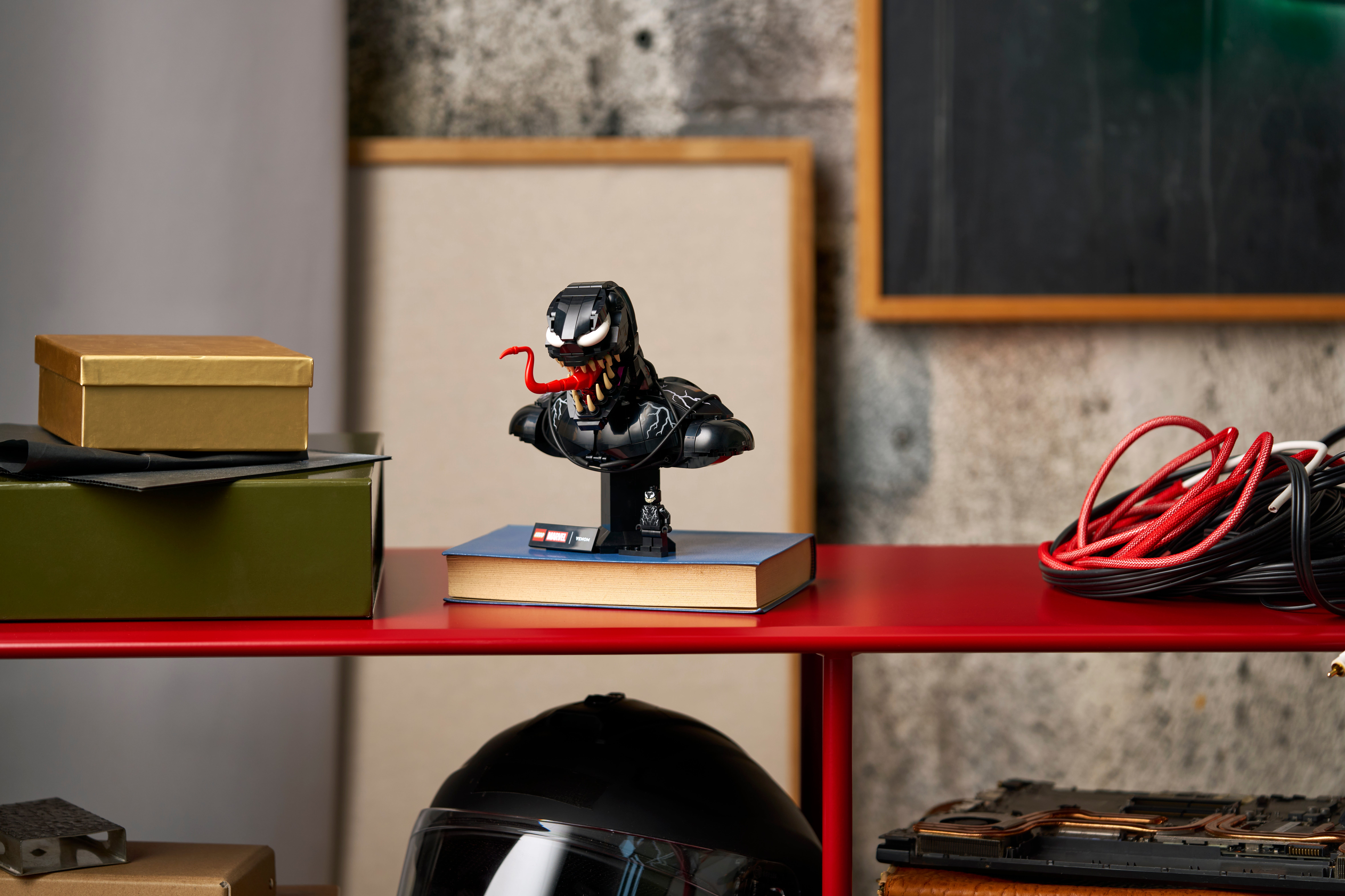 LEGO® ǀ Marvel Byste av Venom. Samlerbyggesett for voksne som kan bygges og stilles ut 76356