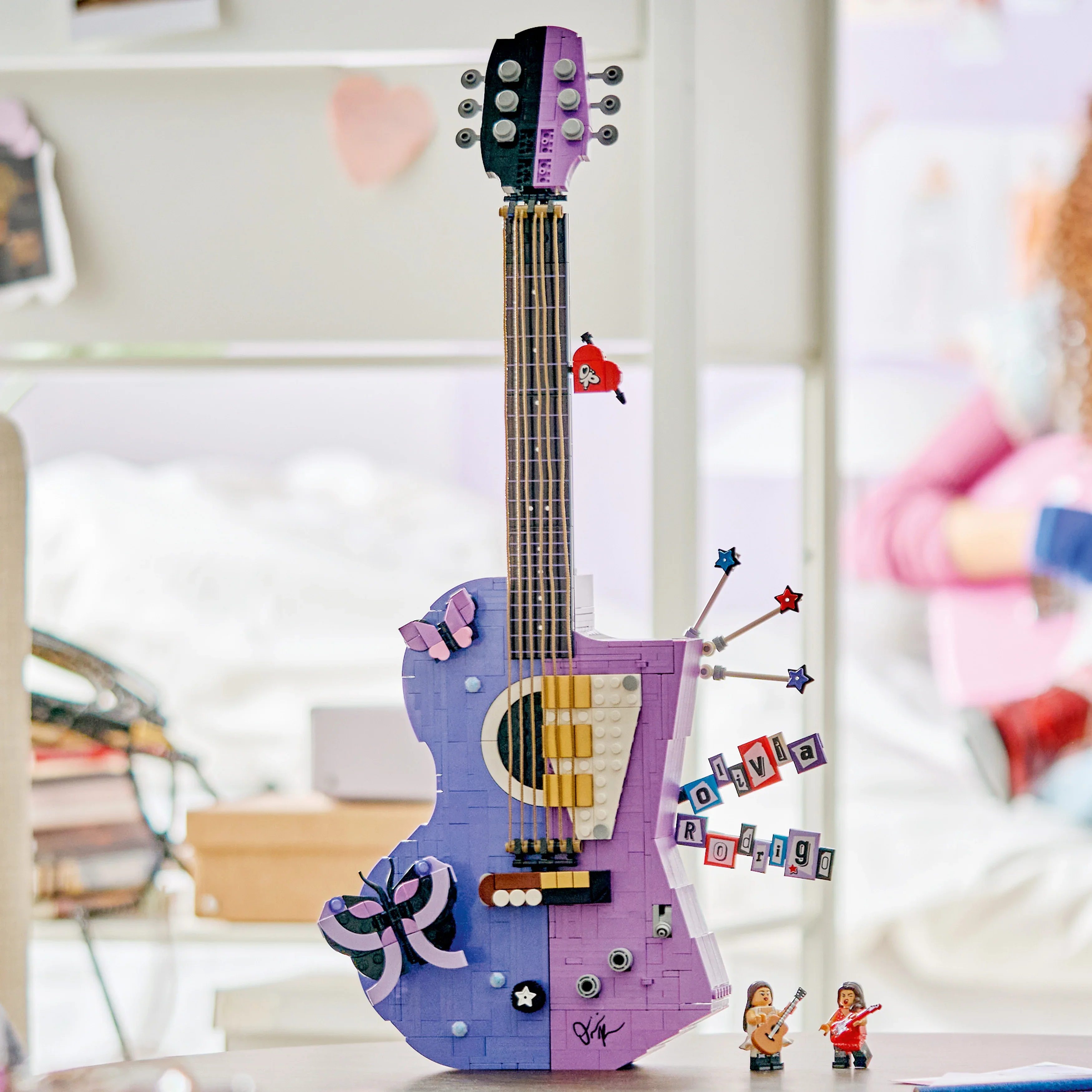 LEGO® Editions Olivia Rodrigos Gitar 43031