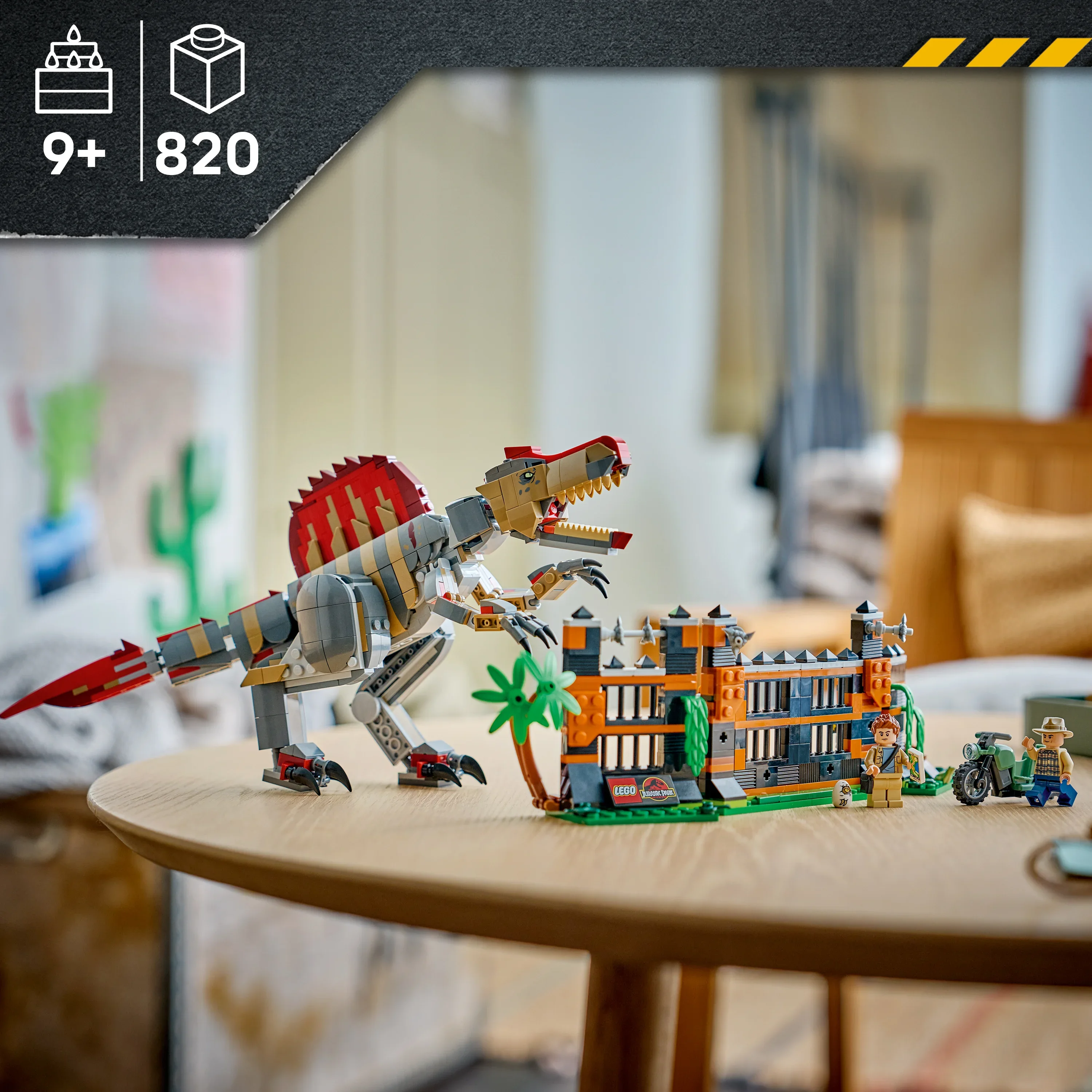 LEGO® Dinosaurflukt med spinosaurus 77982