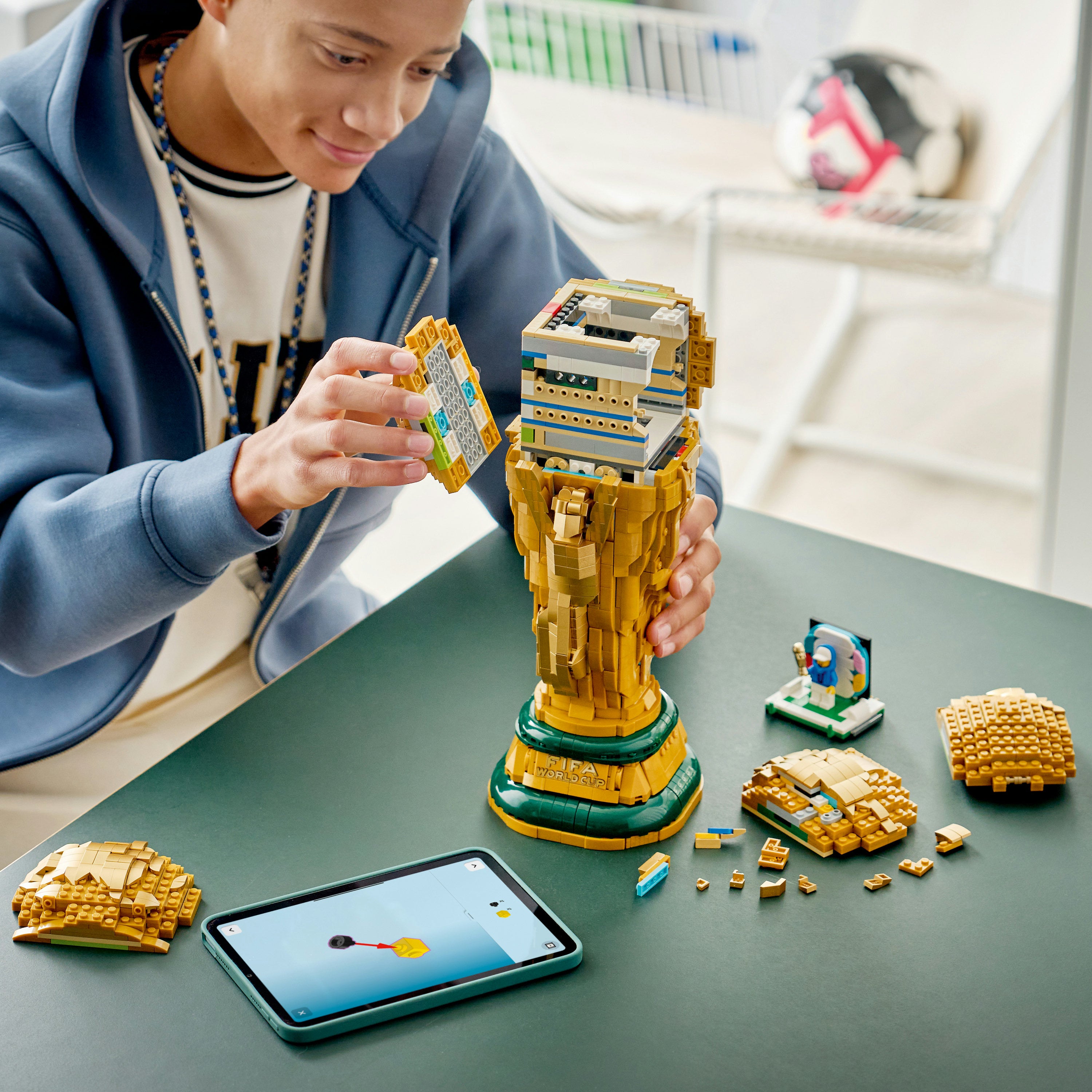 LEGO® Editions Offisielt FIFA World Cup™-trofé 43020
