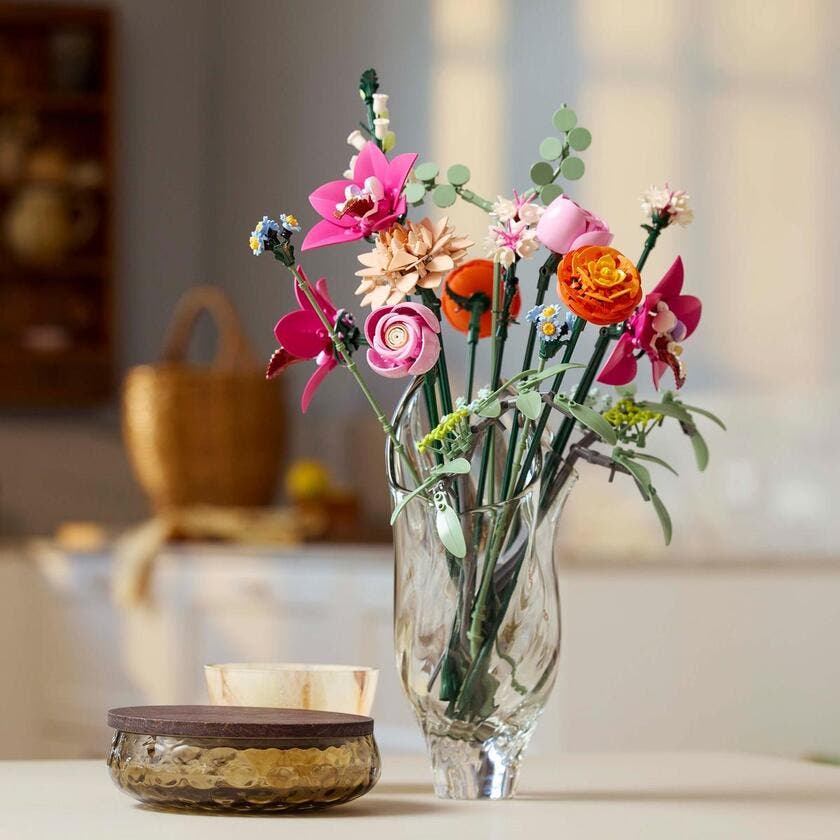 LEGO Botanicals 10342, Vakker rosa blomsterbukett