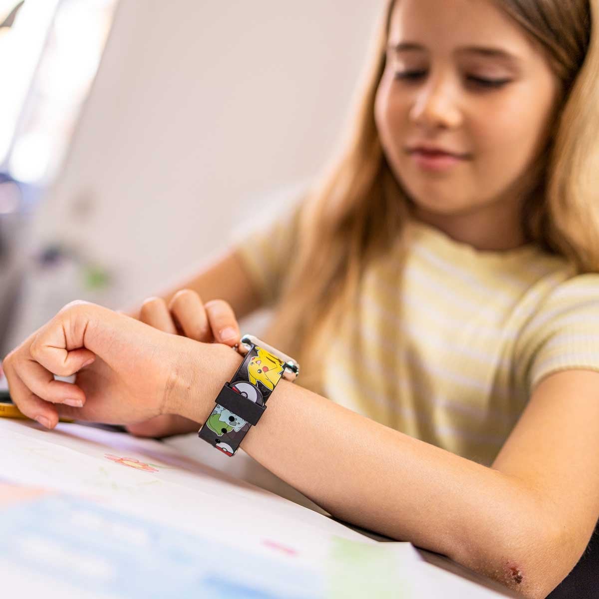 LED-klokke, Pokémon svart