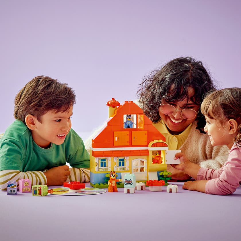 LEGO® DUPLO® Blueys hus med huskespill, interaktivt 10459
