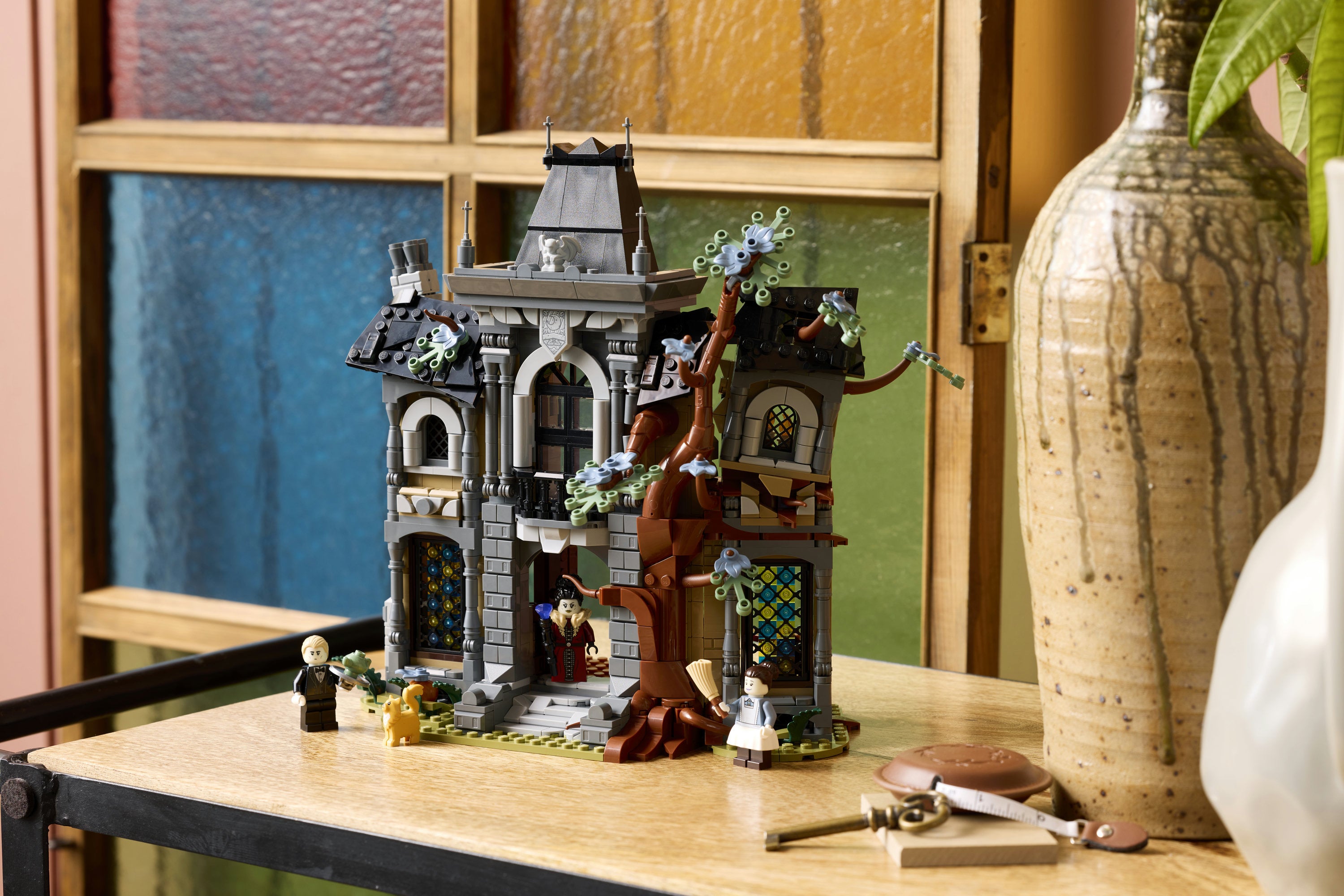 LEGO® Icons Mayor Manor 11383