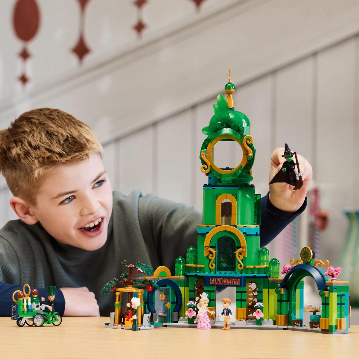 LEGO Wicked 75684, Velkommen til Emerald City