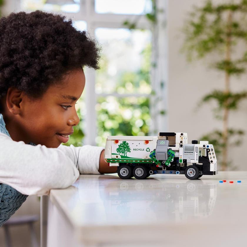 LEGO Technic 42167, Mack® LR Elektrisk tømmebil