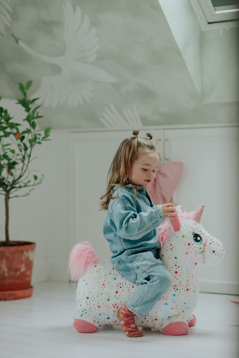 KREA Hop and Bounce Enhjørning med rosa hår