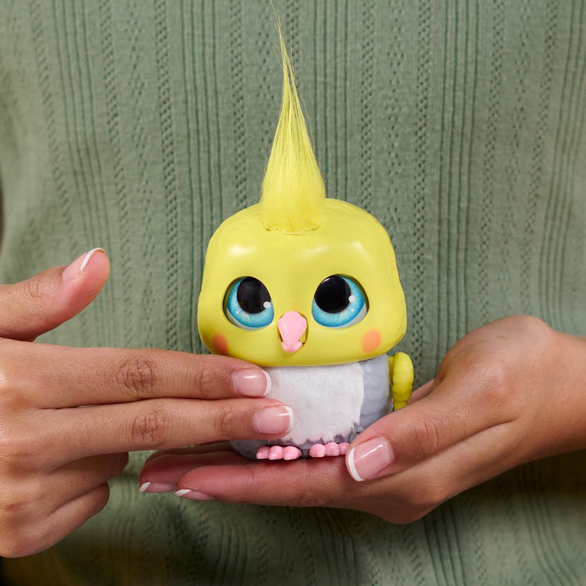 FurReal Handfuls - Cockatoo