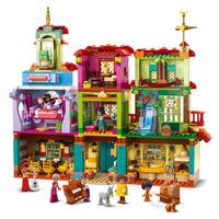 LEGO Disney 43245, Familien Madrigals magiske hus