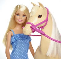 Barbie dukke och hest