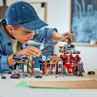 LEGO My City 60472, Skraphaug med biler