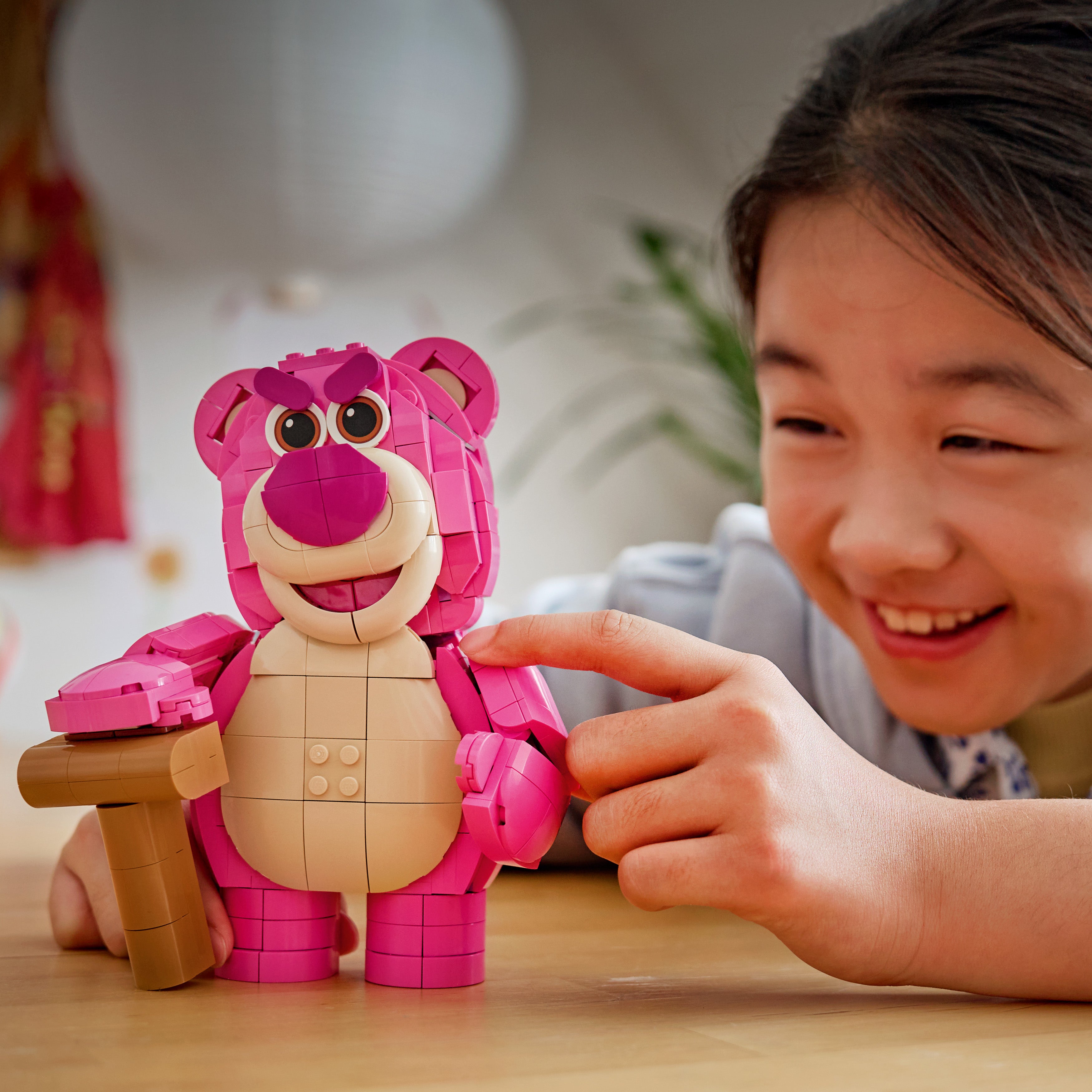 LEGO® ǀ Disney og Pixar Toy Story Kalle, byggeleke 43306