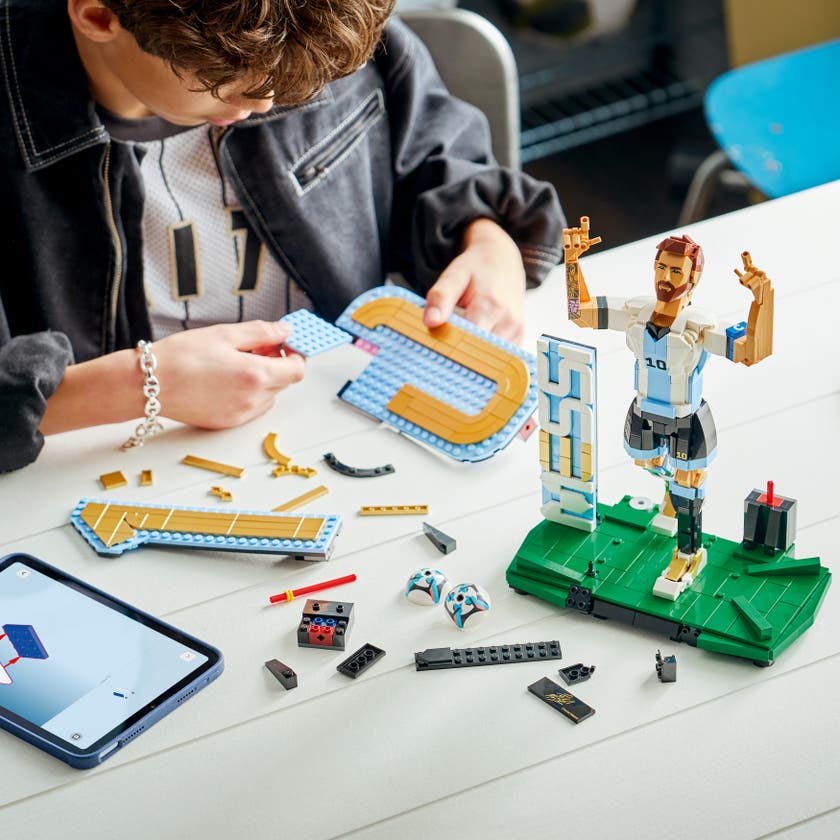 LEGO® Editions Fotball-legenden Lionel Messi. Byggesett 43015