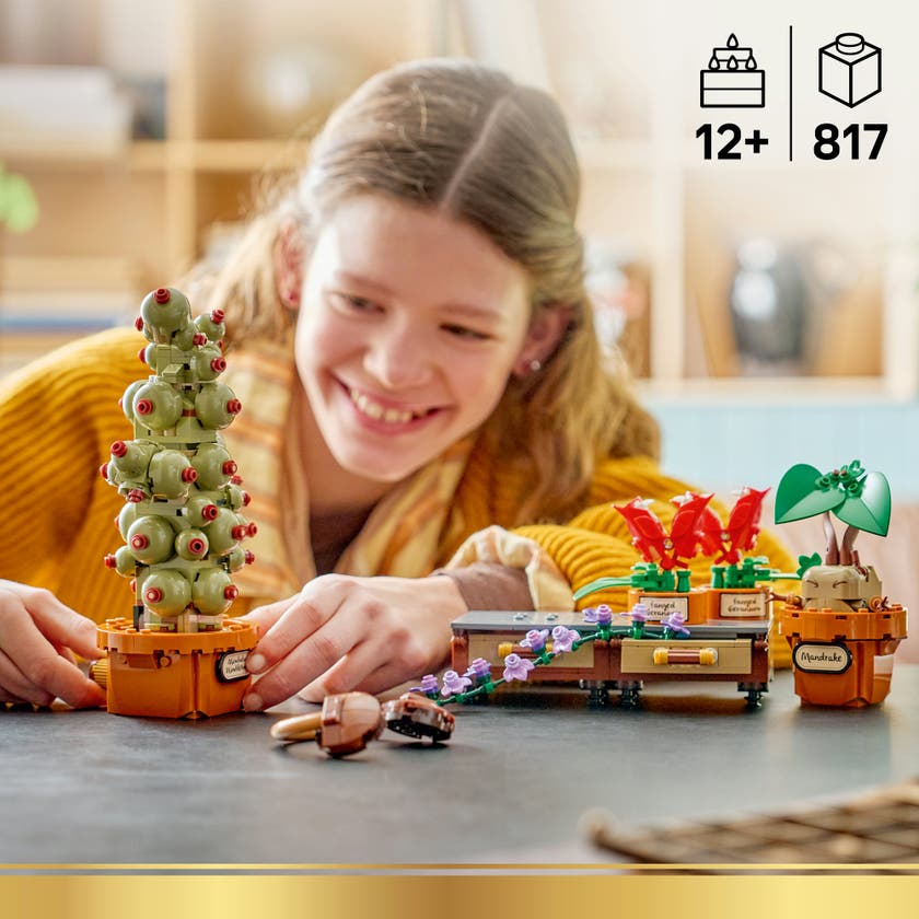 LEGO® Harry Potter™ Urtologiplanter på Galtvort. Byggesett 76474