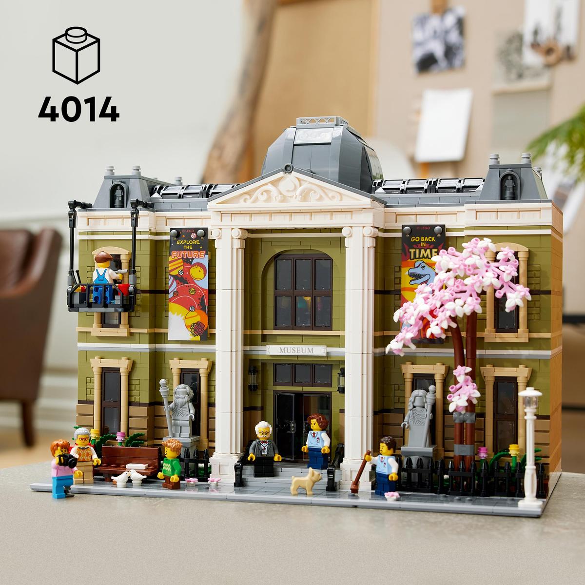 LEGO 10326, Naturhistorisk museum