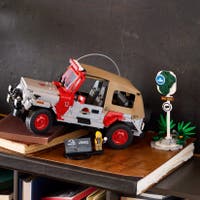 LEGO® Jurassic Park Jeep® Wrangler 77984