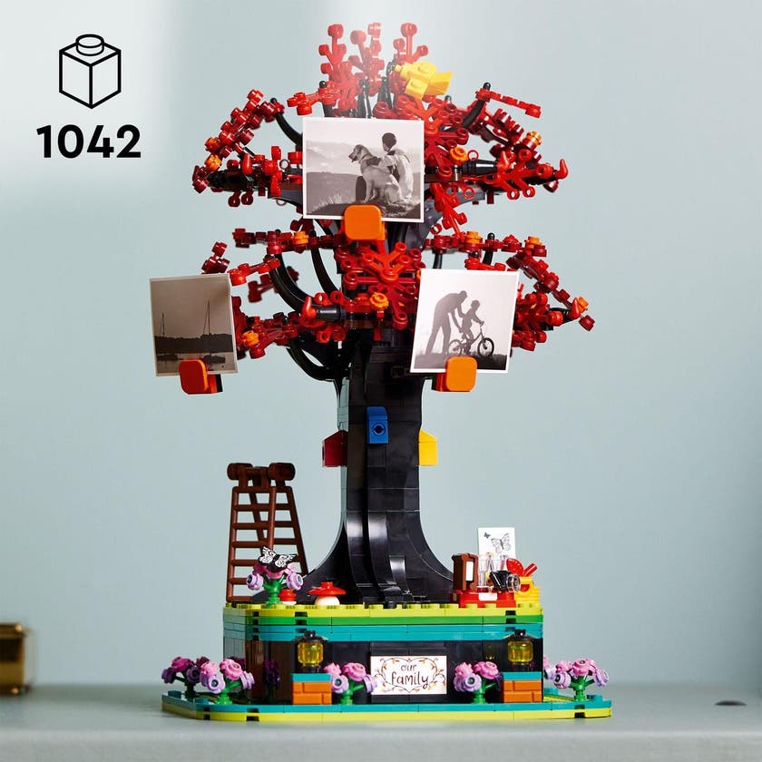 LEGO 21346, Familietre