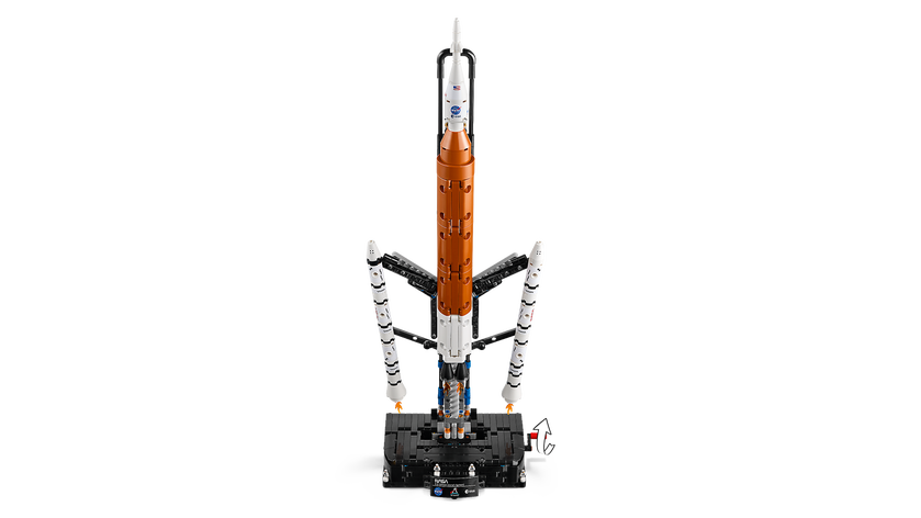 LEGO® Technic NASA Artemis SLS-rakett. Modellsett av rakett med boostere