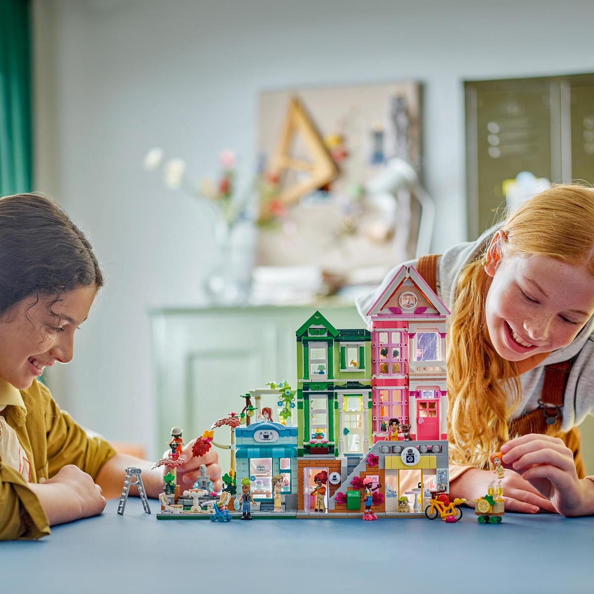 LEGO Friends 42670, Heartlake Citys leiligheter og butikker