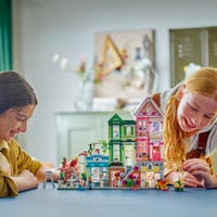 LEGO Friends 42670, Heartlake Citys leiligheter og butikker