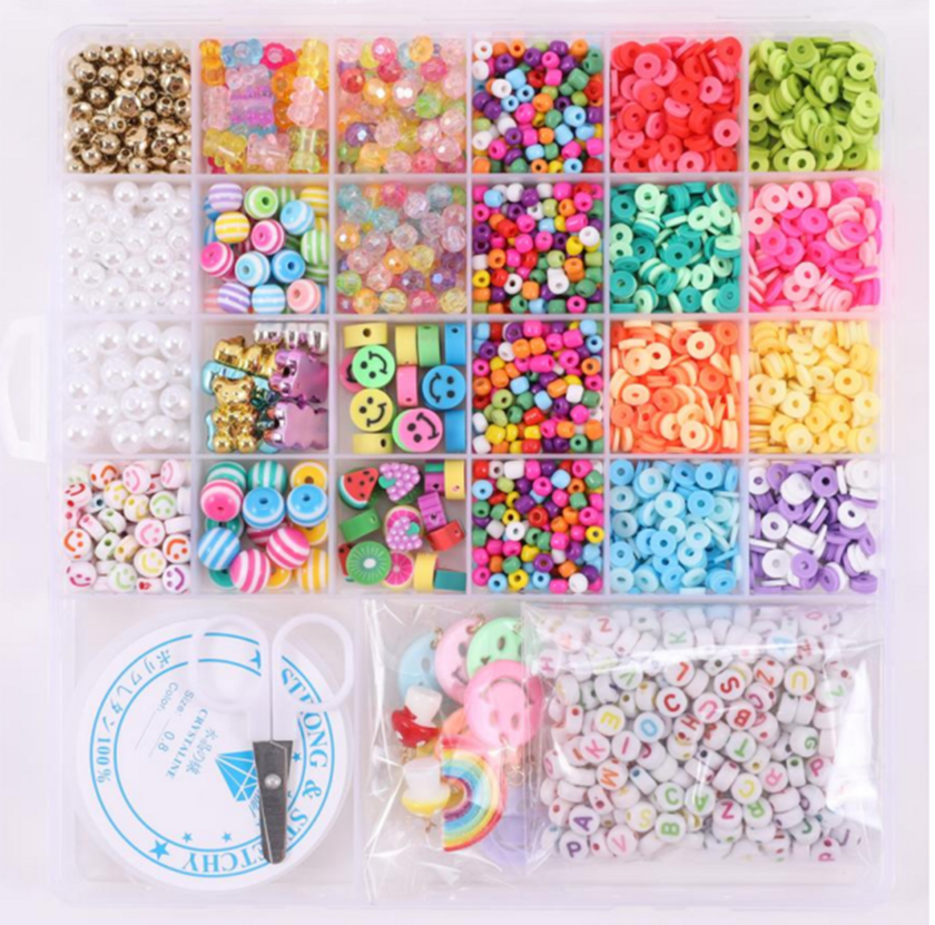 Perlekit med tråd og saks