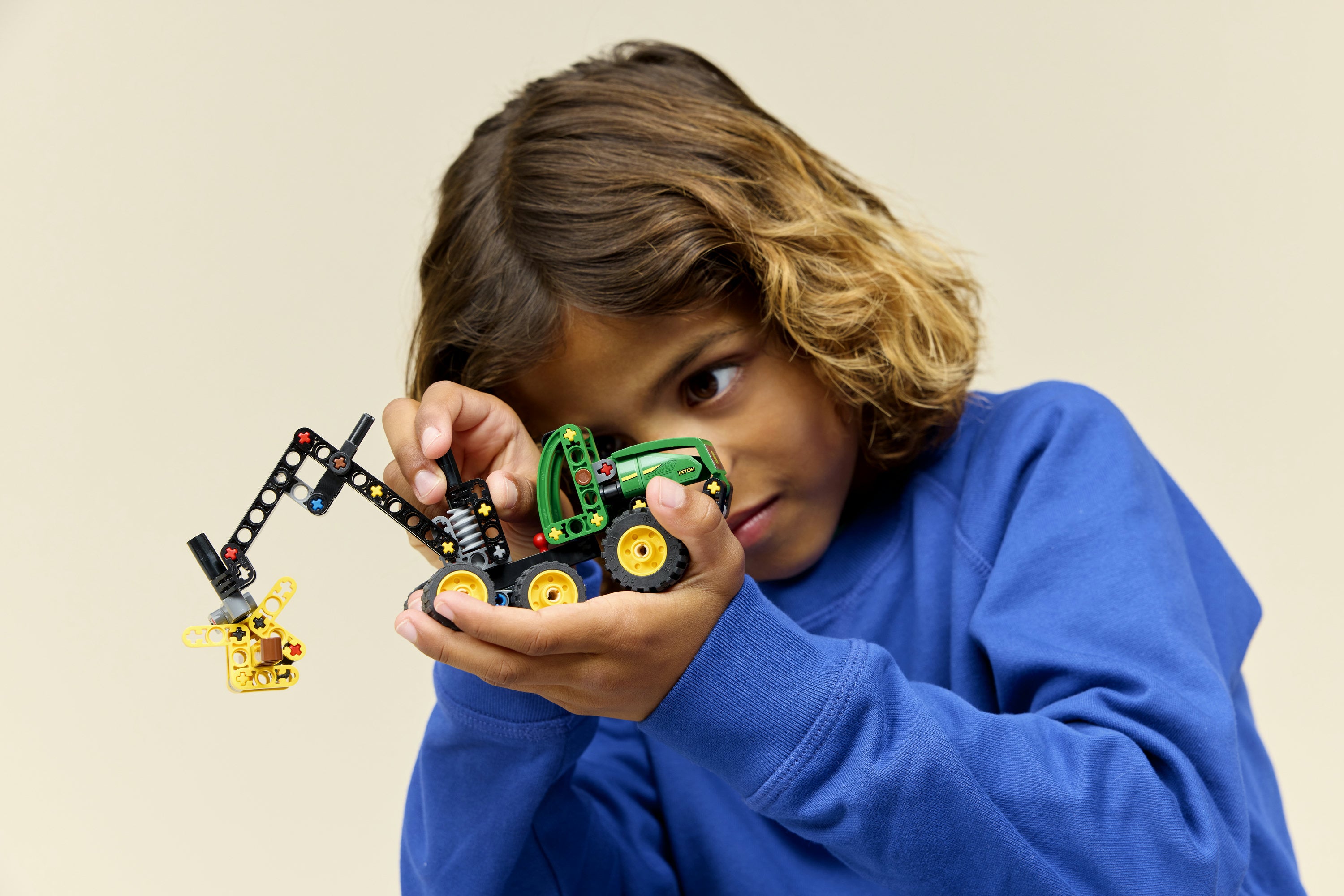 LEGO® Technic John Deere 1470H hjuldrevet hogstmaskin 42218