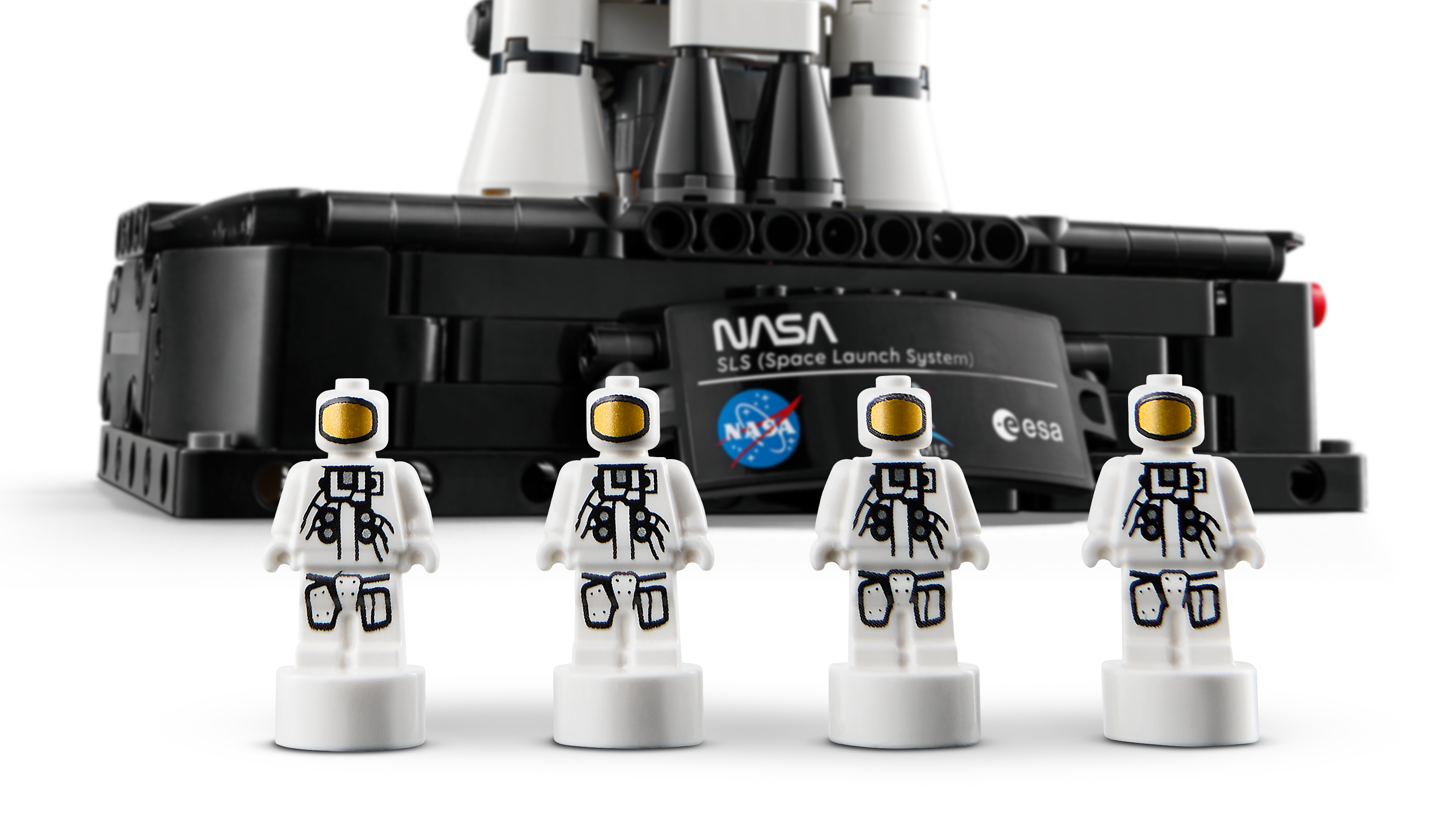  LEGO® Technic NASA Artemis SLS-rakett. Modellsett av rakett med boostere