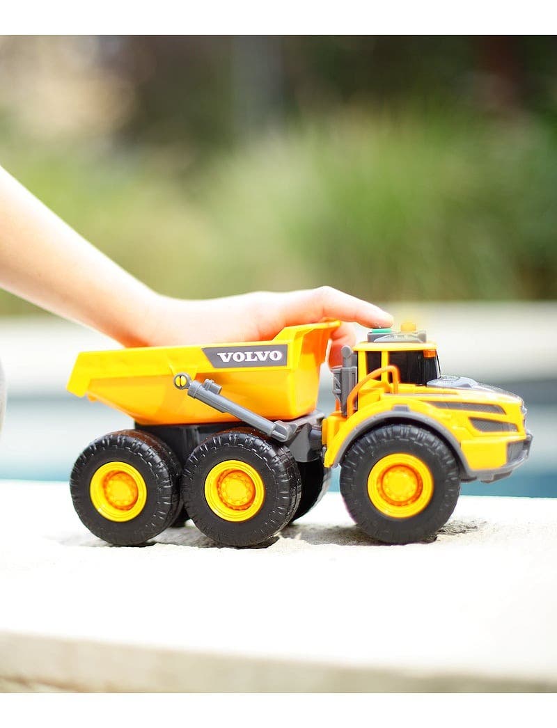 Dickie Toys Volvo Dumper 23 cm med lys og lyd