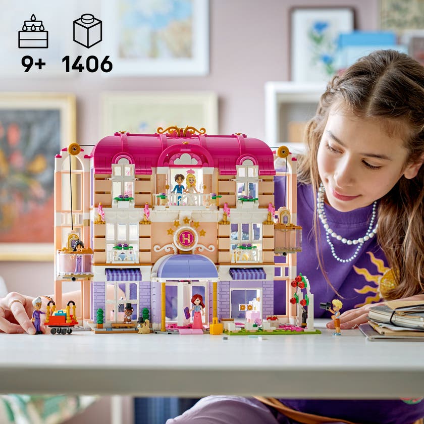 LEGO® Friends Heartlake Citys Grand Hotell 42704