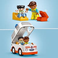 LEGO DUPLO Town 10447, Ambulanse og fører