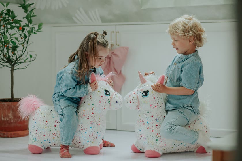 KREA Hop and Bounce Enhjørning med rosa hår