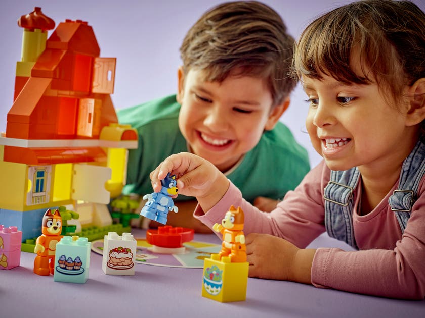 LEGO® DUPLO® Blueys hus med huskespill, interaktivt 10459