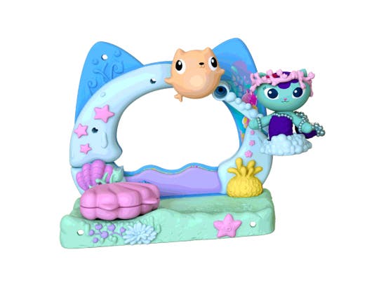 Gabby's Movie Balcony - Swing & Swim