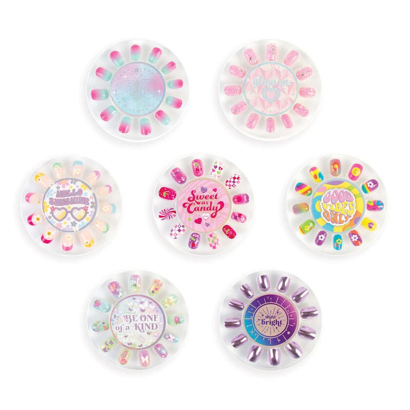 Make it Real, Totalt Trendy Falske Neglesett