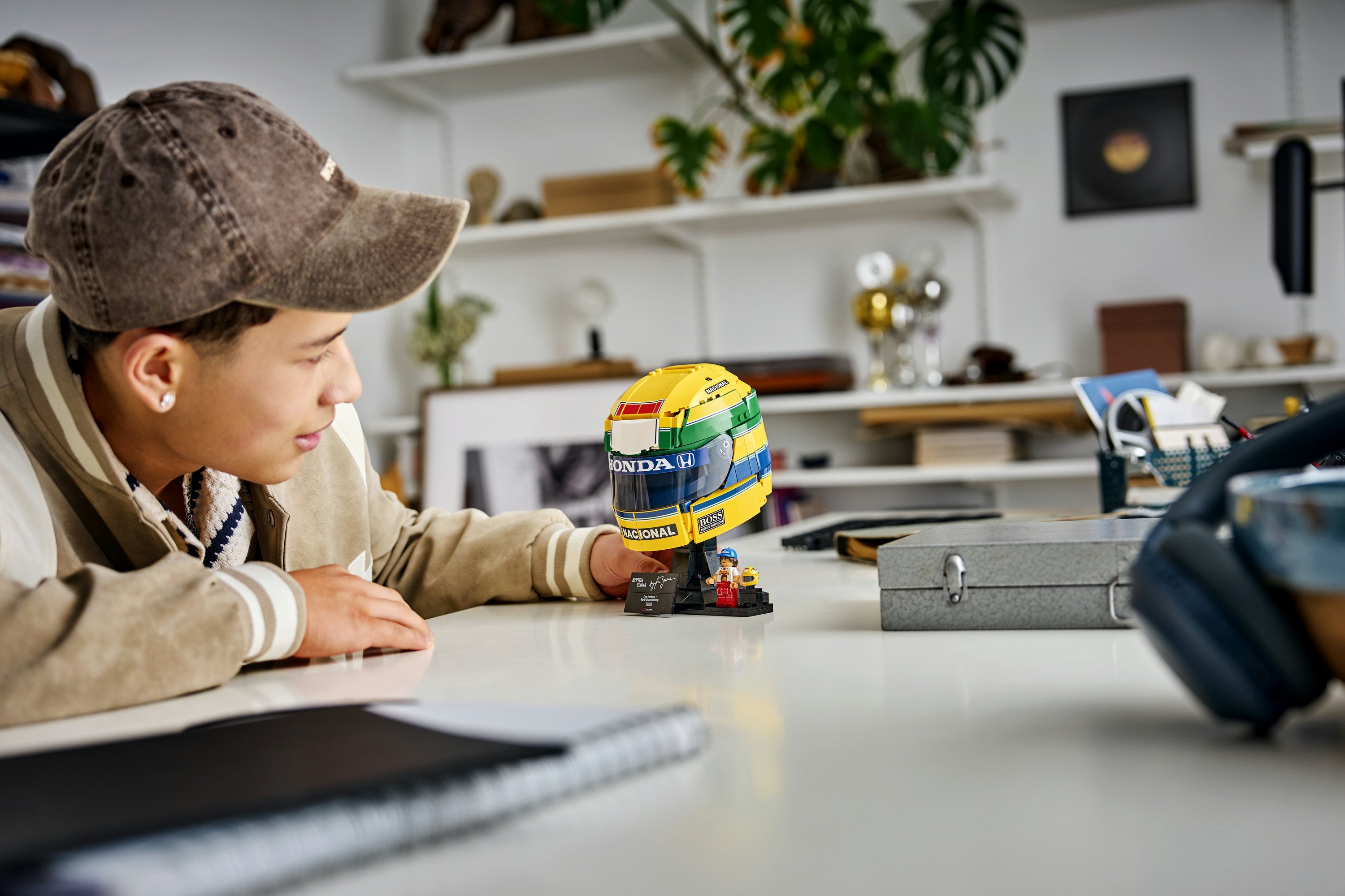 LEGO® Editions Ayrton Sennas hjelm 43024